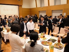 寄附者の皆様と学生との懇談