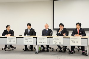 東京大学医学部附属病院で行われた記者会見