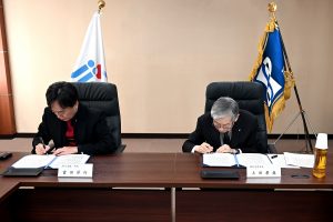 福井大学と独立行政法人国際協力機構（JICA）北陸センターによる署名の様子