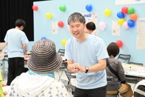 工程の説明をする守田准教授