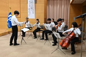フィルハーモニー管弦楽団による記念演奏
