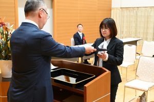 認定証授与式の様子