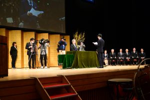 学生を代表して謝辞を述べる石丸汰良さん