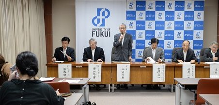 大学院改編について記者会見