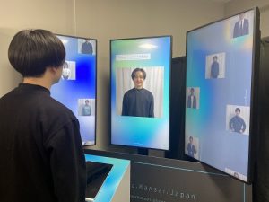 2025年2月13日から16日に開催したプレイベントでの体験の様子の写真で着せ替え前の映像です