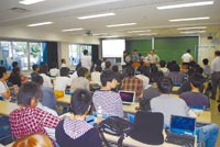 「ものづくり実習」などの実践教育活動。
