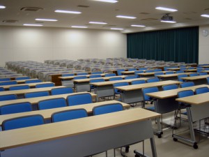 教育学部1号館 大1講義室