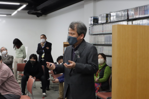 聴覚や触覚での体験を紹介する広瀬氏