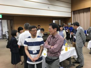 昼食懇談会の様子1