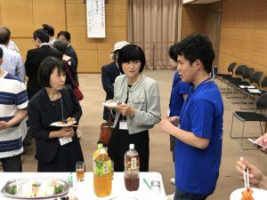 昼食懇談会の様子4