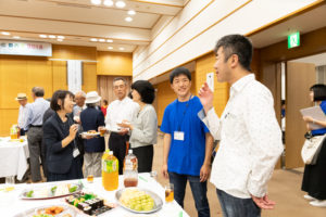 昼食懇談会の様子12