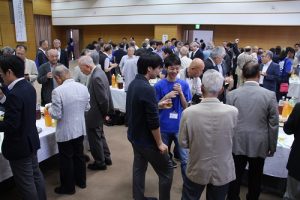 昼食懇談会の様子1
