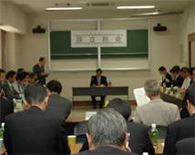 総会の様子