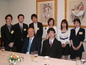 前田氏を囲んで