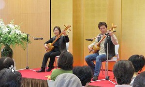 檜三味線の音色が聴衆を魅了しました