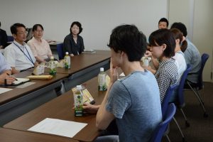 懇談会の様子