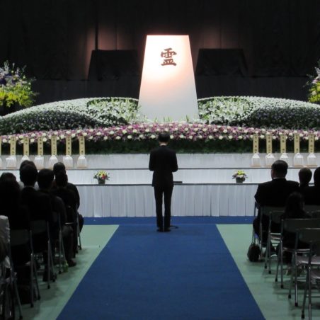 御遺骨返還式（内木医学部長による追悼の言葉）