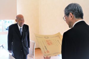 令和2年紺綬褒章の伝達